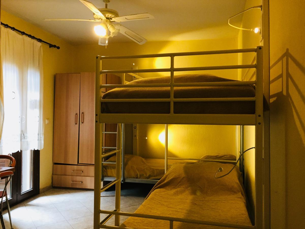 Lit dans Dortoir pour Femmes de 4 Lits