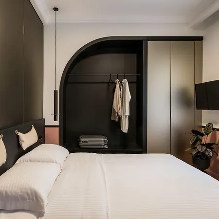 72 Ad Urban Comfort Suites-3